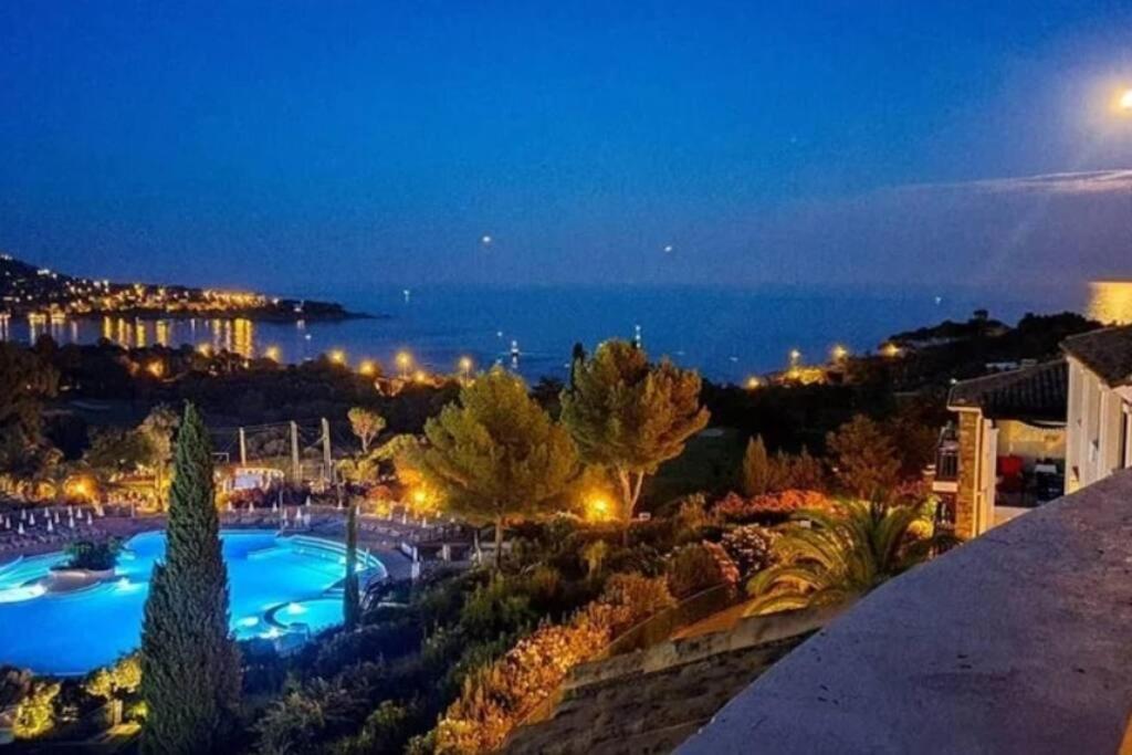 Superbe Appartement Village Cap Esterel 4P Climatise Saint-Raphael  Ngoại thất bức ảnh